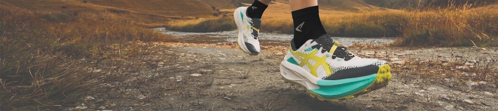 TRAIL SHOES