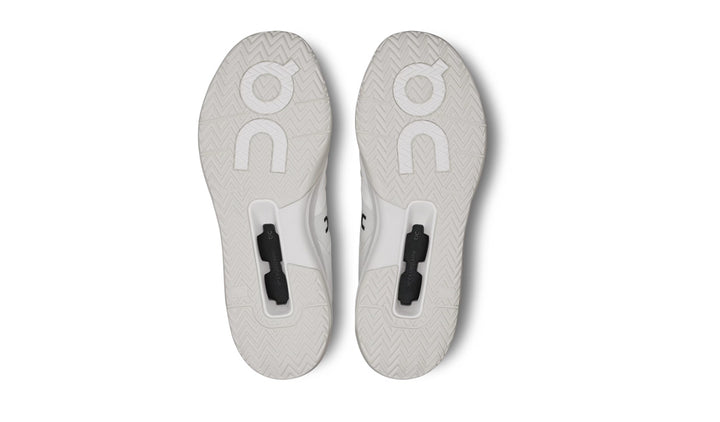 OnRunning THE ROGER Clubhouse Pro Womens  White Ice